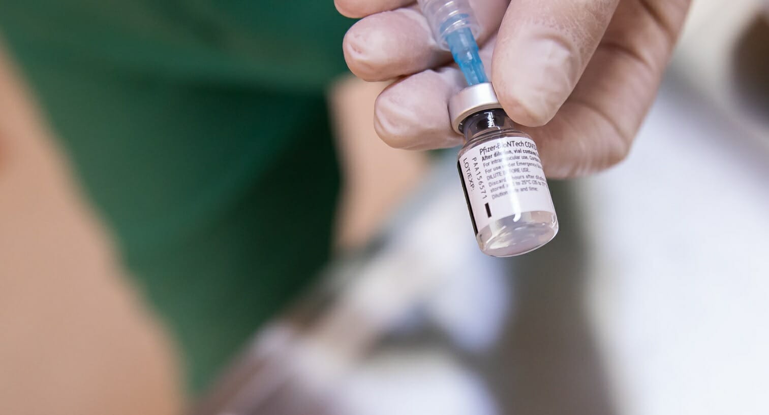 A căzut un argument al antivaxxerilor: Vaccinul anti-Covid al Pfizer a fost autorizat complet în SUA