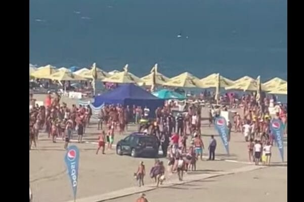 VIDEO Turiștii s-au luat la bătaie cu salvamarii, la Eforie Nord