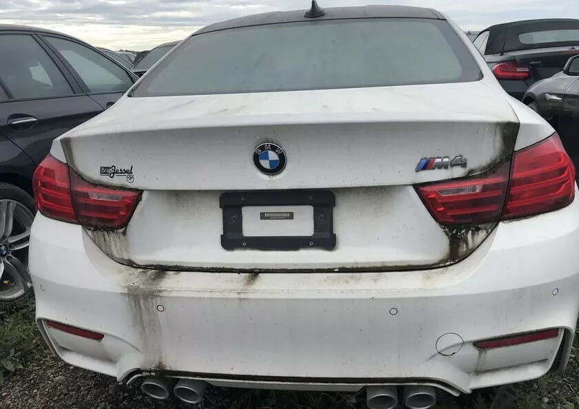 Cum arată 3000 de BMW-uri noi nouțe care au fost abandonate timp de 7 ani într-un parc auto. FOTO