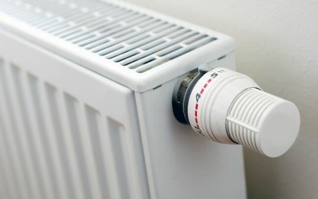 Veşti proaste pentru cei care folosesc sistemul de încălzire centralizat! Riscă să fie amendați