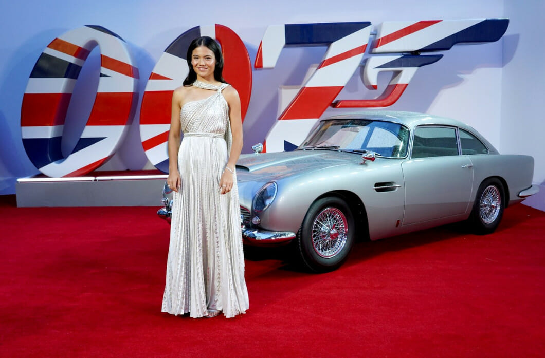 Emma Răducanu, la fel de populară James Bond. Cum a fost primită noua vedetă a tenisului la cea mai așteptată premieră cinematografică la Londra