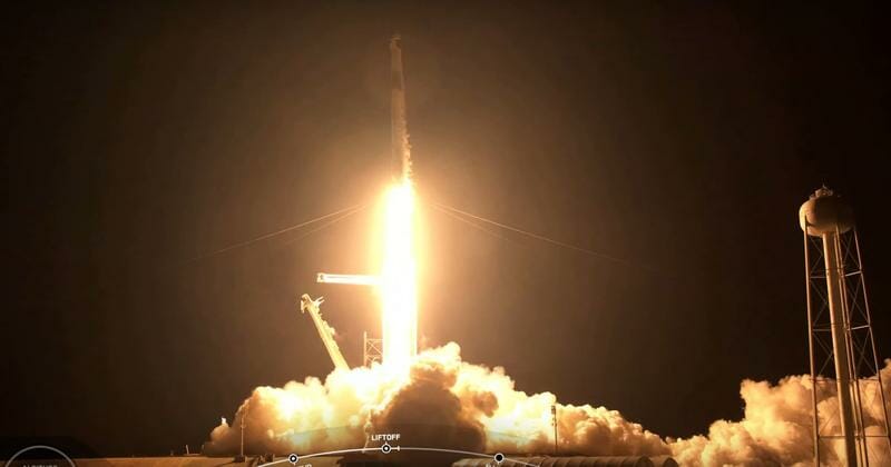 EVENIMENT! SpaceX a pus cu succes pe orbită patru astronauți amatori
