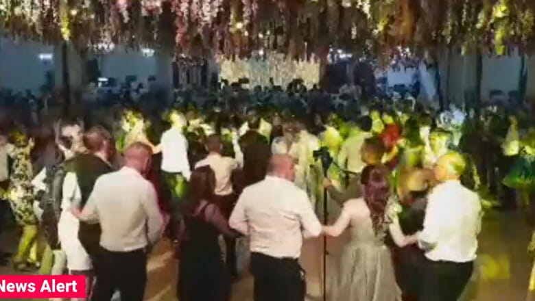 Nuntă cu 1.700 de invitați. Polițiștii au venit și ei cu ”darul”