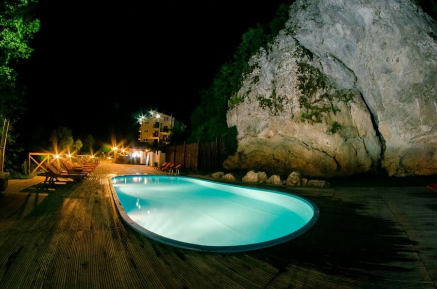 Iată cele mai frumoase pensiuni cu piscină de la munte, în România. FOTO