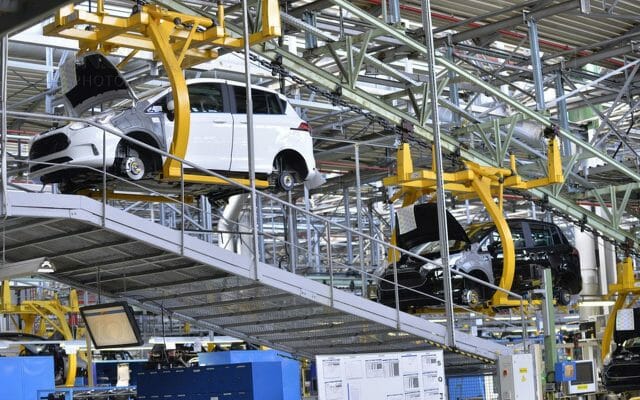 Ford oprește producția la uzina din Craiova din cauza crizei de componente