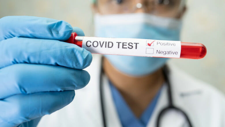 Rată de infectare record în valul patru. Crește numărul pacienților cu COVID-19 internați la ATI