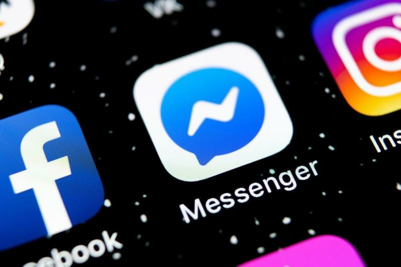 WhatsApp și Facebook au revenit la ora 1 noaptea în România după peste șase ore de cădere