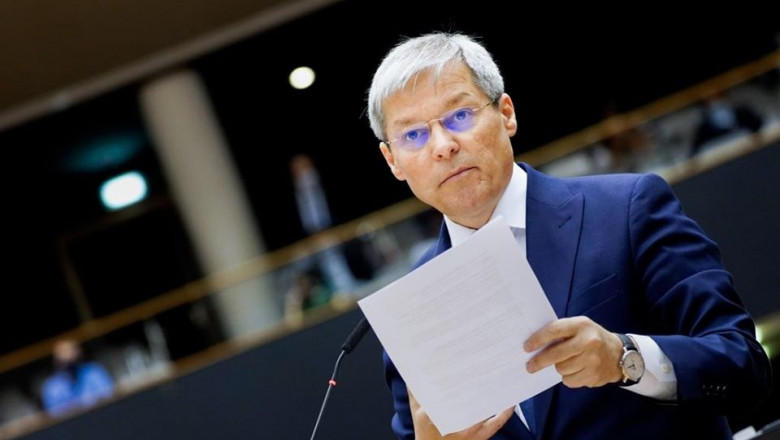 Cioloș și-a anunțat cu o gafă oficial demisia de la șefia USR: ”Aveam nevoie de complicitatea Biroului Național”
