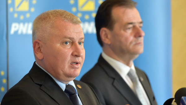 Roman, după ce i-a luat locul lui Orban: „A furat munca lui Rareș Bogdan și a trădat PNL în favoarea USR”