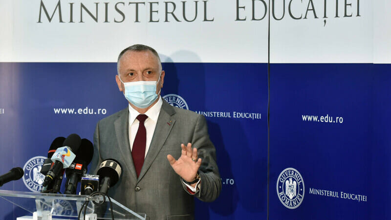 Asociațiile elevilor cer un control psihiatric al ministrului Sorin Cîmpeanu: ”Decizie idioată”