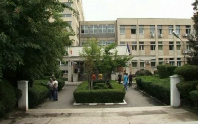 Acuzații de ritualuri SATANICE într-o universitate din România: O studentă a tăiat gâtul unei pisici în camera de cămin