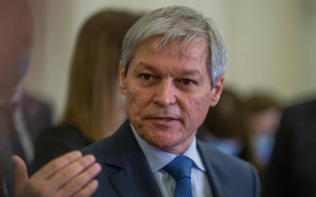 Reacția lui Cioloș după anunțul liberalilor: ”Trecem în opoziție la vechile partide”
