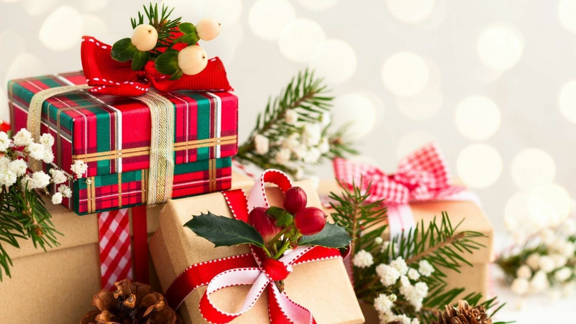 10 cadouri de Crăciun pe care să le iei de Black Friday, la eMag