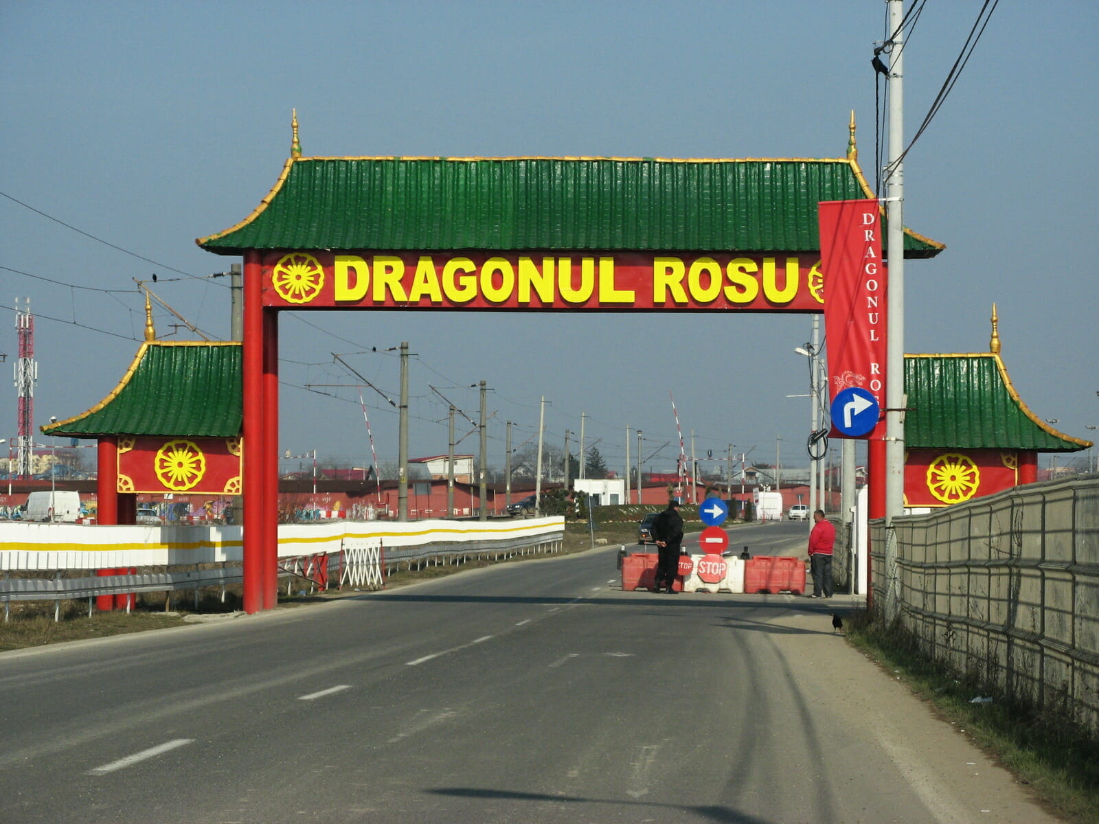 Programul și orarul de funcționare al complexului Dragonul Roșu din București