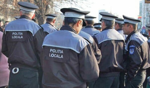 100 de polițiști locali, dați afară de primarul Ciucu. Nu au știut să răspundă la întrebări elementare