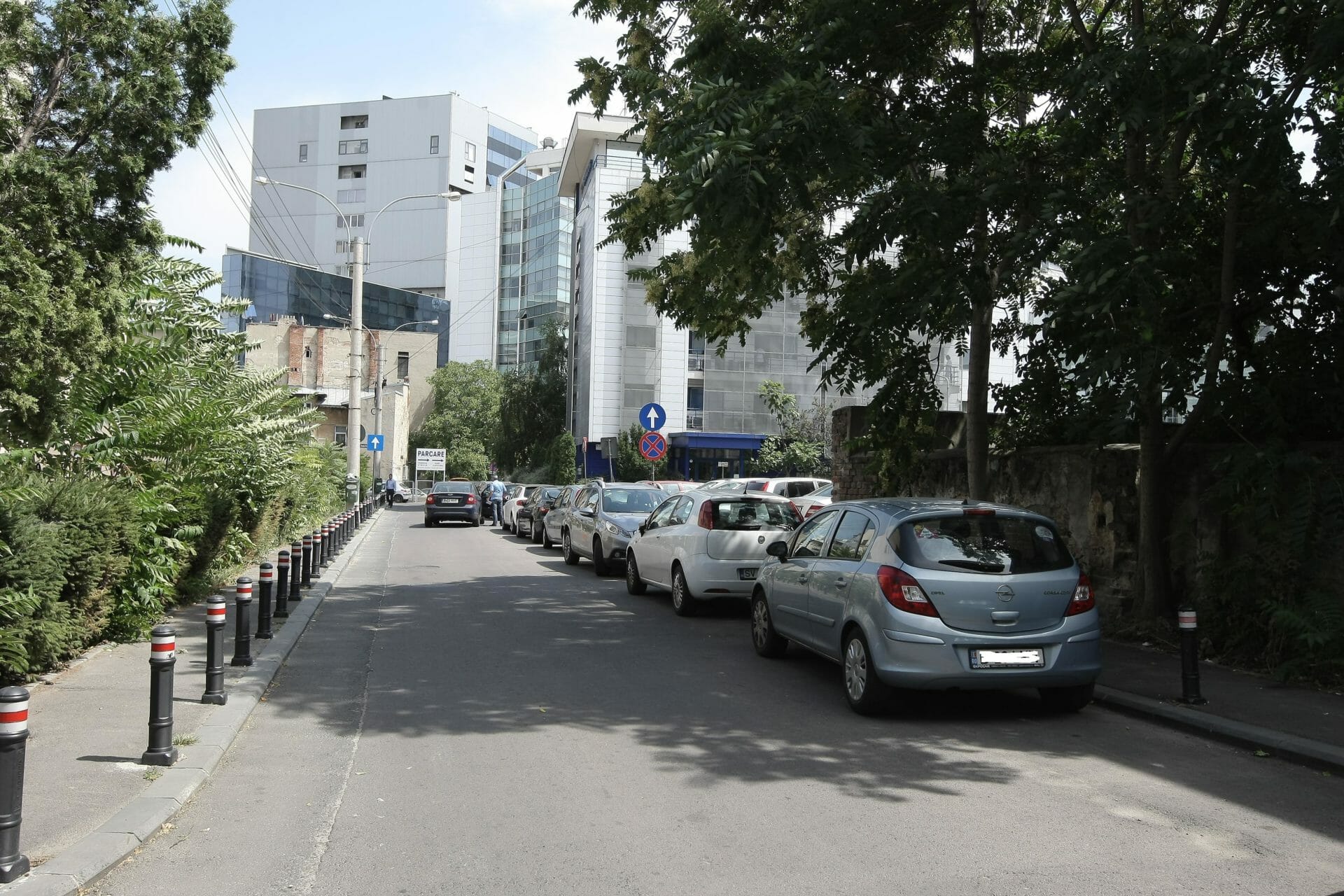 TOPUL orașelor din România unde locurile de parcare au ajuns să coste cât o mașină 