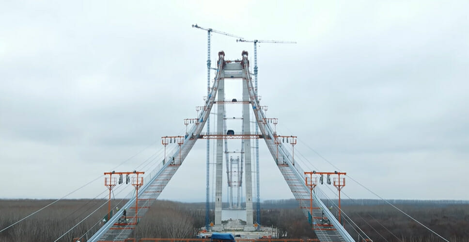Cum arată podul de la Brăila, după ce s-a finalizat una dintre cele mai importante etape ale construirii VIDEO