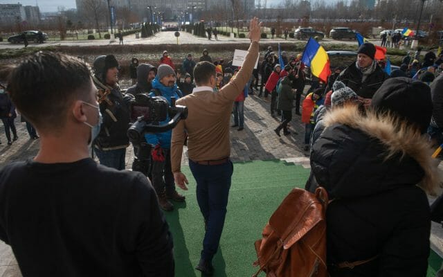 Șeful Jandarmeriei București despre haosul de la Parlament: Un grup violent a rupt încuietoarea porții