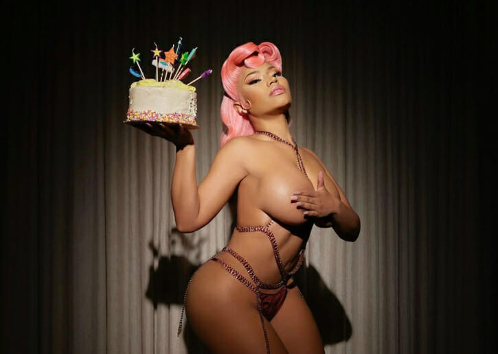 Nicki Minaj, șochează de ziua sa. A făcut-o și pe asta, a sărbătorit dezbrăcată!