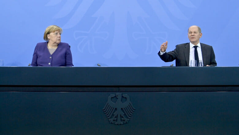 Germania anunță lockdown pentru nevaccinați. Angela Merkel și succesorul ei susțin vaccinarea obligatorie