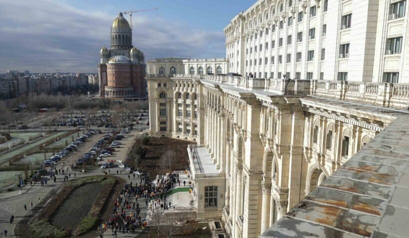ALERTĂ!  Parlamentul României a fost spart! Mai multe birouri au fost compromise