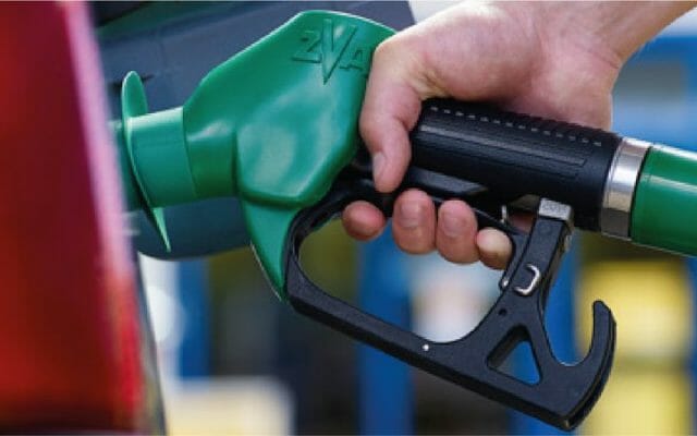 ÎNGRIJORARE! Prețul la carburanți s-a majorat cu 5% într-o singură lună