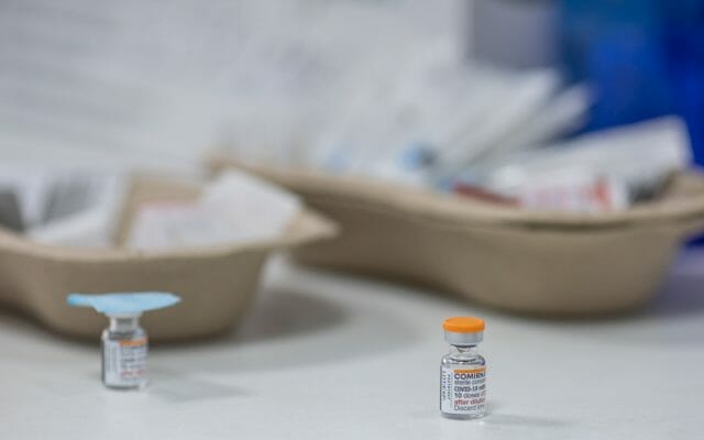 Raport INSP: Peste 85% din decese s-au înregistrat la persoane nevaccinate