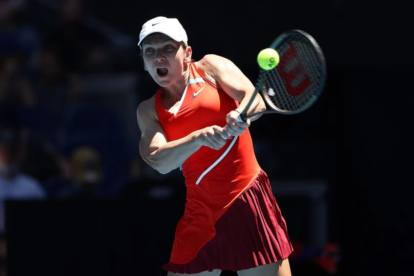 Simona Halep – Danka Kovinic 6-2, 6-1. Lecție de tenis predată de jucătoarea noastră la Australian Open 2022!