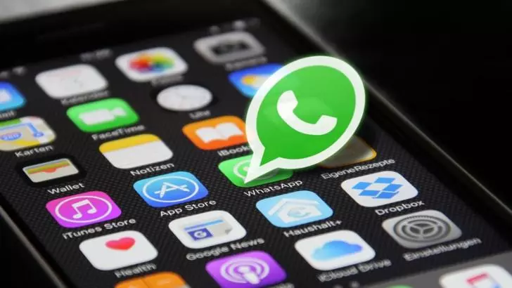 Poliția, în alertă! O metodă de furt, adaptată la WhatsApp, face mii de victime