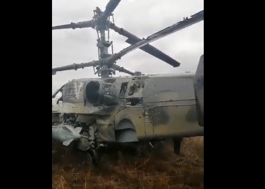 Elicopter rusesc, doborât la nord de Kiev VIDEO
