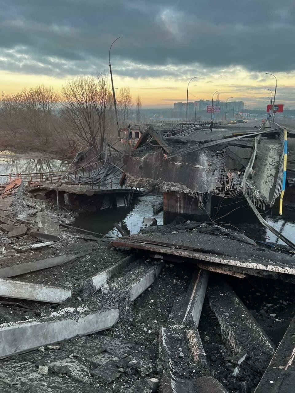 DISPERARE! Ucrainenii își distrug podurile FOTO