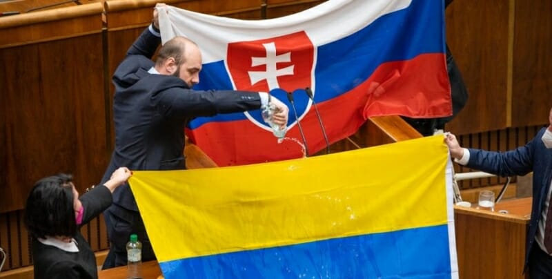 Bătaie în Parlamentul din Slovacia, din cauza americanilor VIDEO