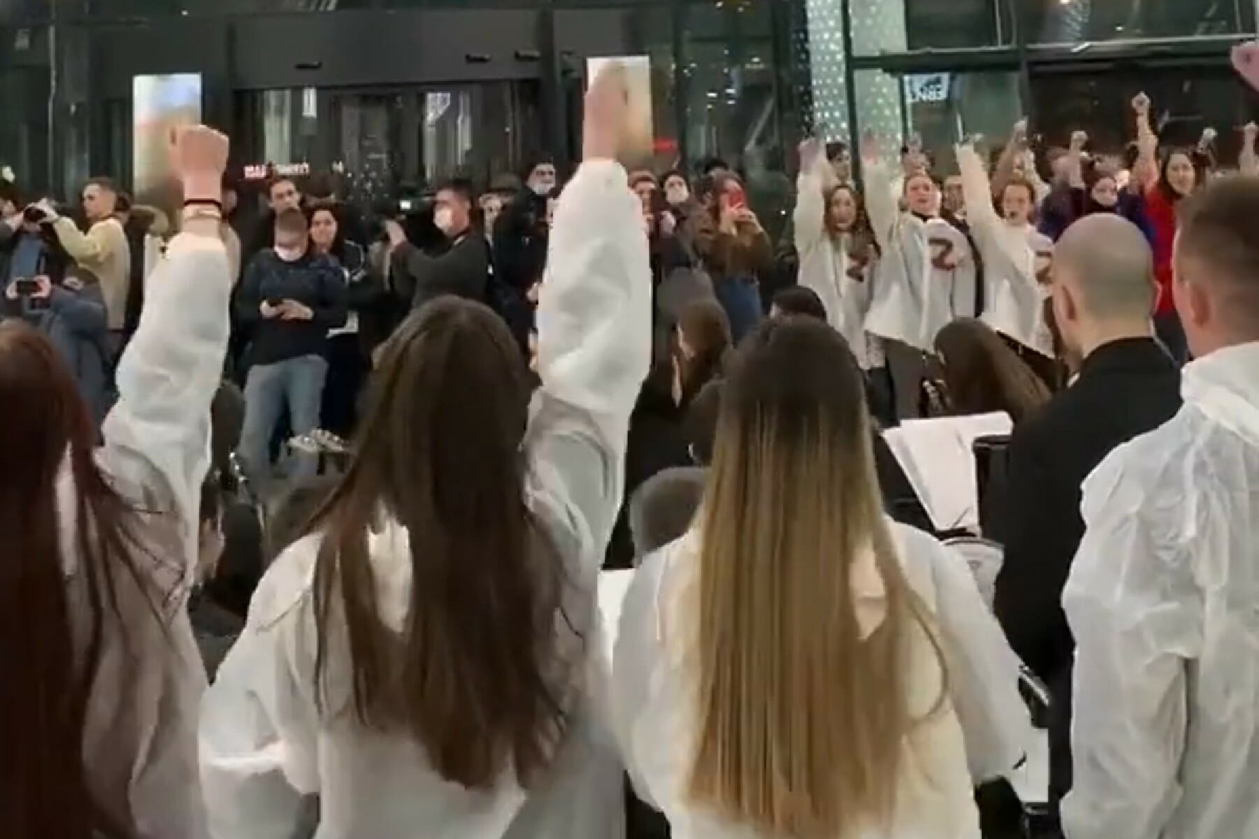 Salut nazist într-un mall rusesc! ”Z” a luat locul zvasticii VIDEO