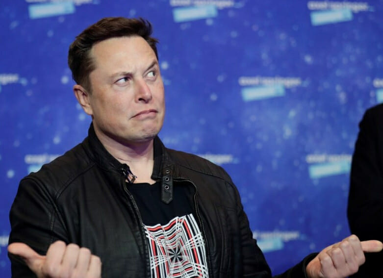 Fosta iubită a lui Elon Musk dă din casă. Cel mai bogat om de pe planetă doarme într-un pat găurit