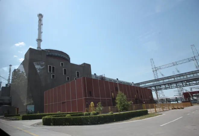 Rușii ar fi preluat controlul asupra centralei nucleare Zaporojie