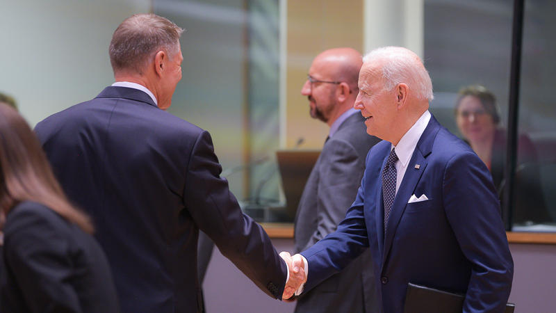 Iohannis: ”Nu este realist să impunem sancțiuni pe gazul rusesc!” Care e soluția lui Biden