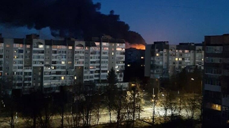 Rușii au început să bombardeze orașe din vestul Ucrainei VIDEO