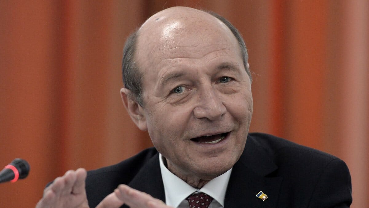 A colaborat sau NU Traian Băsescu cu Securitatea? DOCUMENTELE care schimbă totul