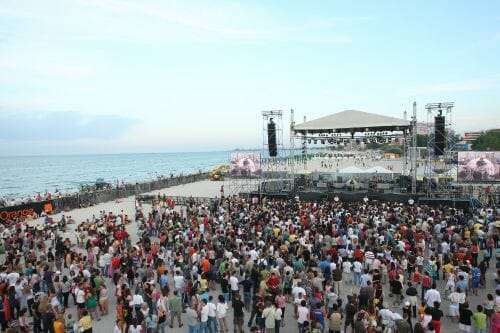 1 mai la mare! Trei mari festivaluri muzicale deschid sezonul estival. Lista concertelor