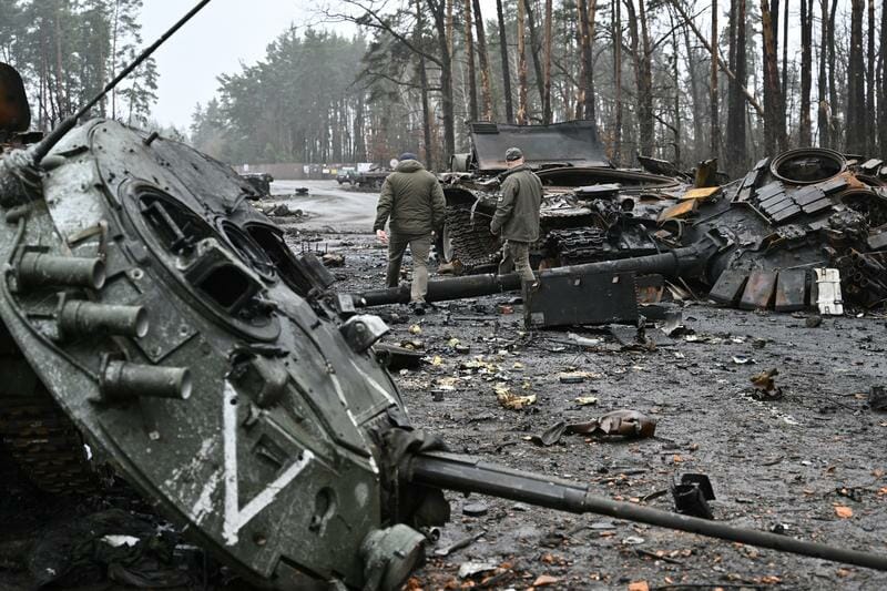 De ce pierde Rusia atât de multe tancuri în războiul din Ucraina? (BBC)