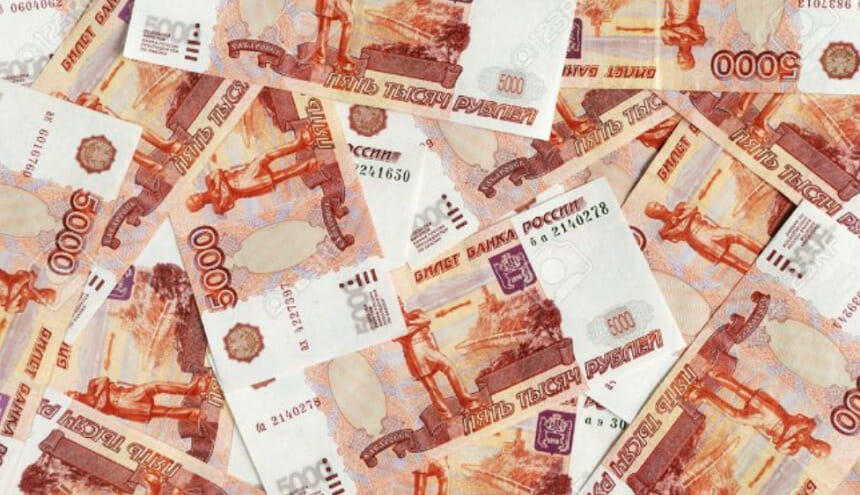 În ciuda sancțiunilor, rubla rusească crește ca niciodată