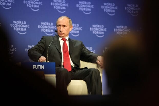 Poate fi Putin detronat? Fostul șef al spionajului britanic: „Este ceva foarte ciudat din punct de vedere fizic la el”