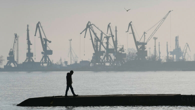 Separatiștii din Donețk anunță că vor începe să folosească portul Mariupol din această lună
