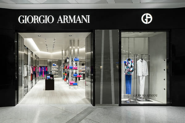 Ce salarii au angajații care lucrează la magazinele Armani din Europa