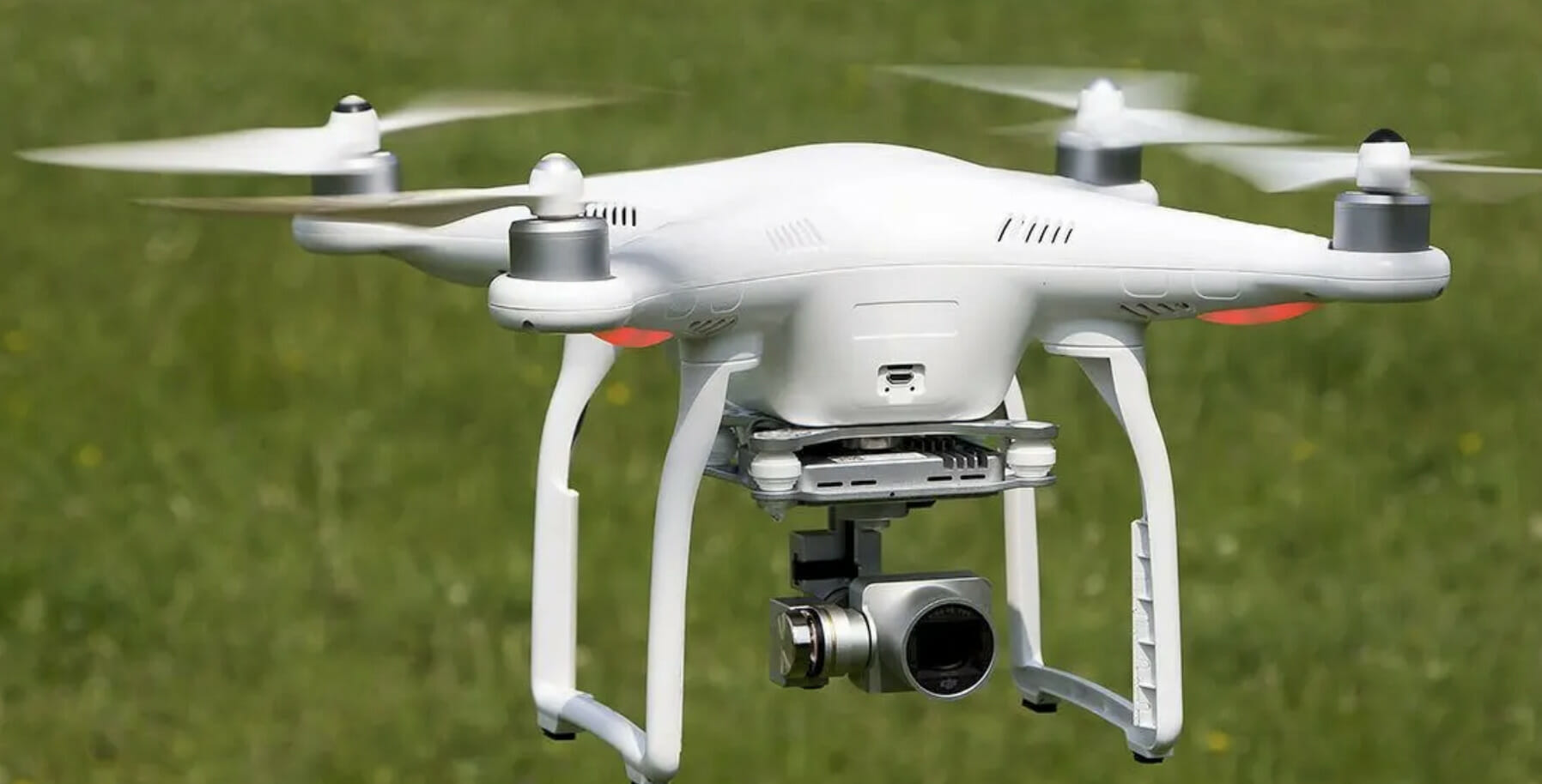 Care este, de fapt, regulamentul prin care poți ridica o dronă în România