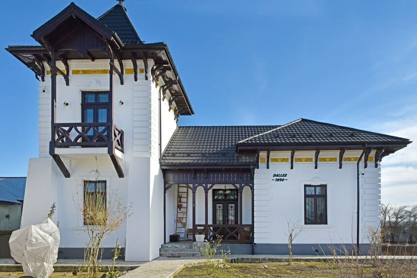 Conacul “Dalles”, reşedinţă istorică din Dâmboviţa, se vinde cu 229.000 de euro – FOTO