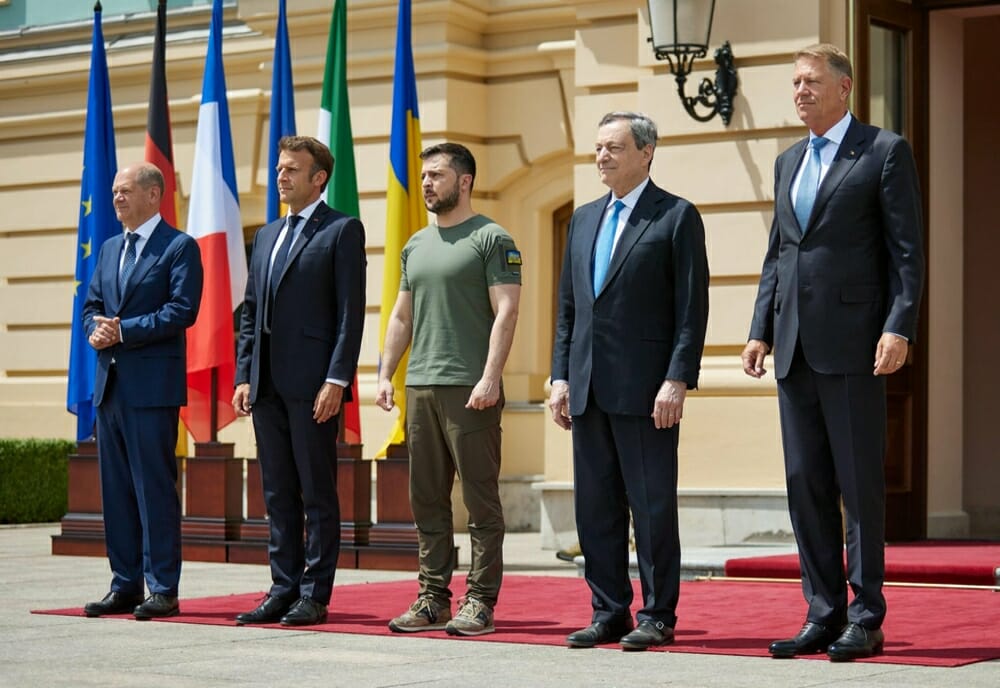 Presa germană a aflat ce s-a discutat în spatele ușilor închise: Macron, Scholz și Draghi i-au cerut lui Zelenski să negocieze cu Putin