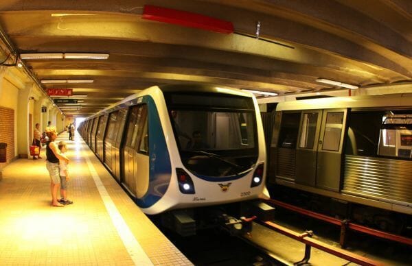 Metroul din Bucureşti s-ar putea opri. Metrorex are datorii de 33 de milioane de euro la ALSTOM