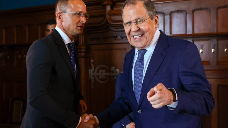 Zâmbete la întâlnirea Szijjarto-Lavrov! Rusia transmite că vrea să-și dezvolte relația „strategică” cu Budapesta
