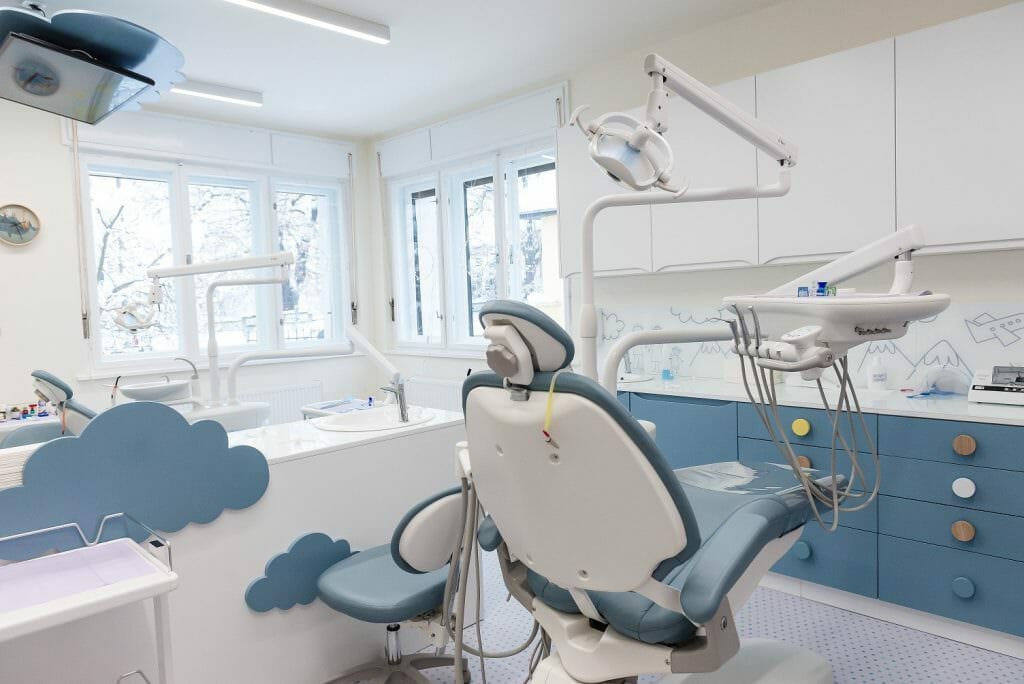 DENT ESTET își confirmă poziția de lider pe piața de stomatologie din Sibiu și în anul 2021